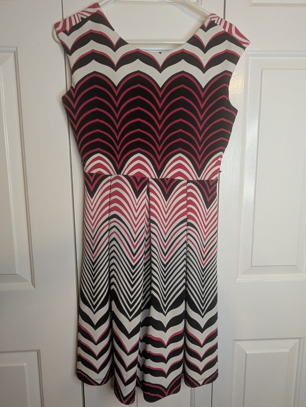 Tiana B. Sleeveless Chevron A-Line Dress in Black, White & Pink